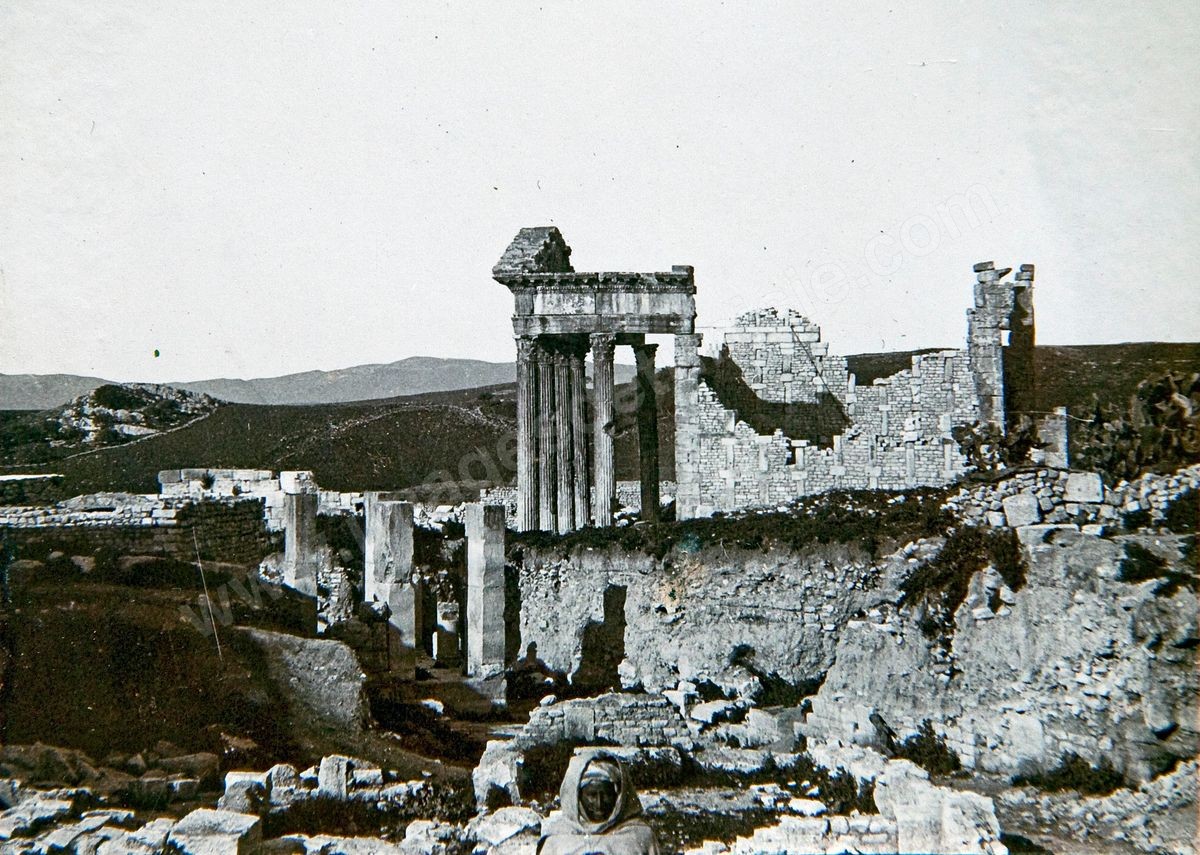 P044-011