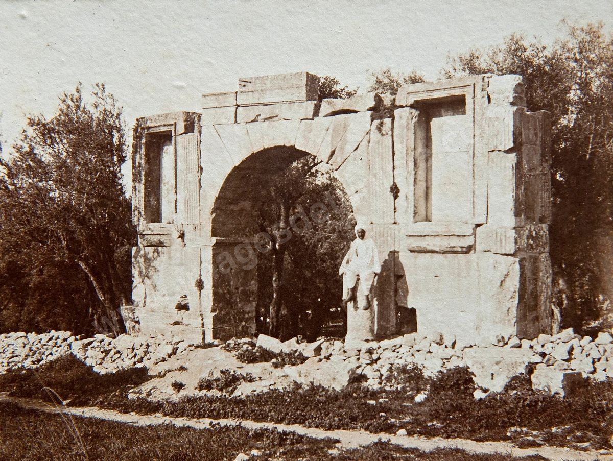 P044-017