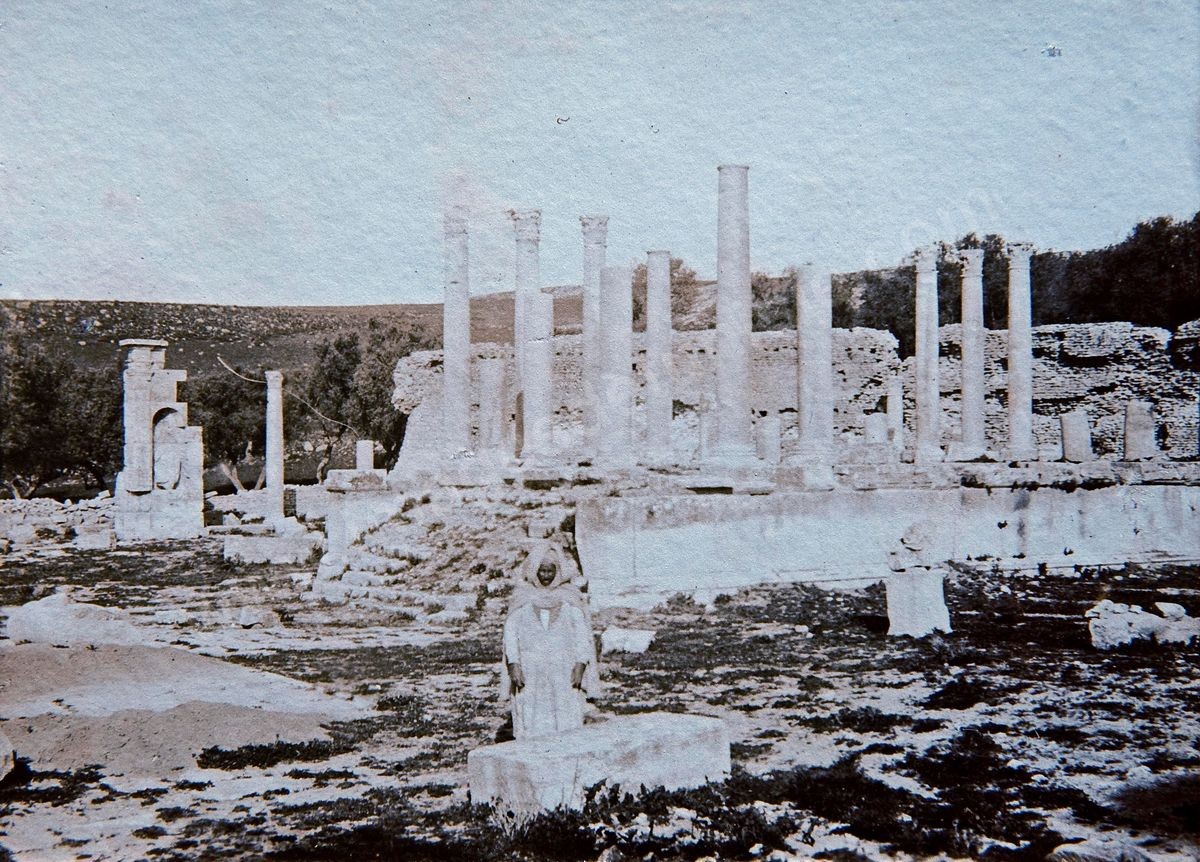 P044-018