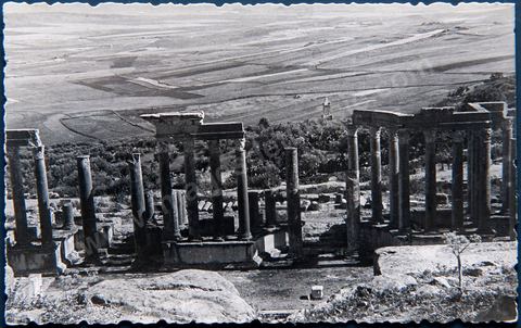 Le théâtre - Ruines romaines de Dougga - Photo de Jean Louis Combès - Carte postale ancienne Tunisie