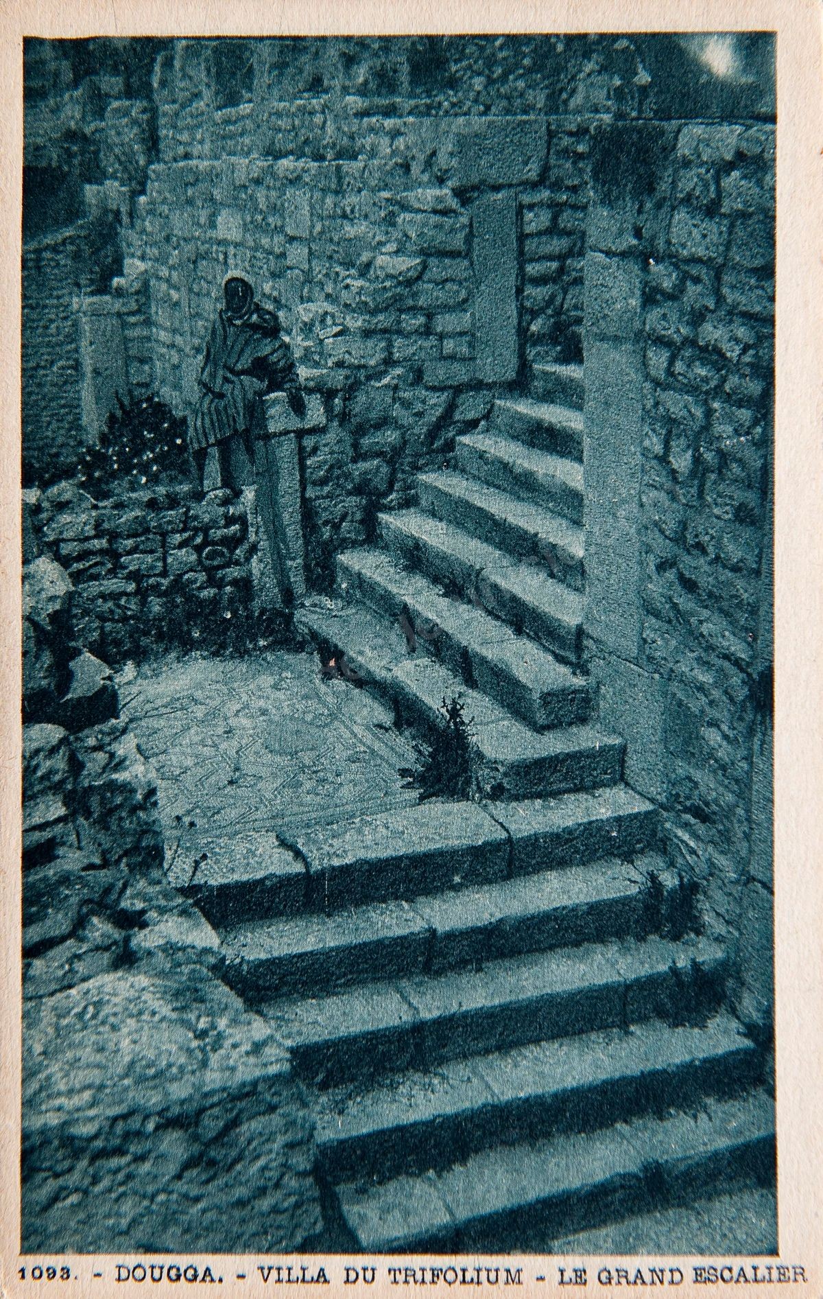 P044-124