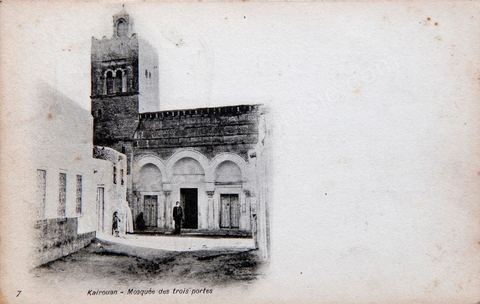 Mosquée des Trois Portes à Kairouan - Carte postale ancienne Tunisie