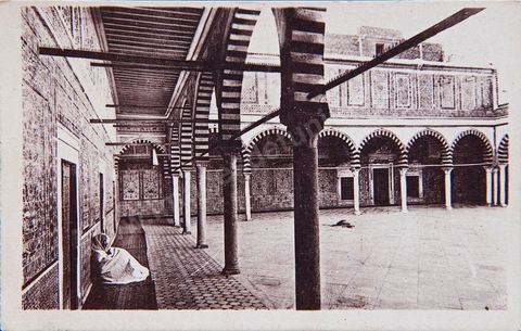 Cour intérieure de la Mosquée des Barbiers à Kairouan - Carte postale ancienne Tunisie