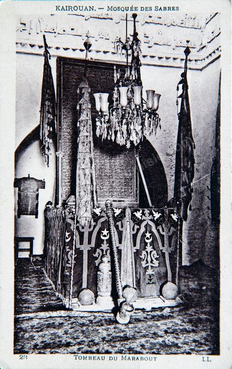 Le tombeau du marabout à la Mosquée des Sabres à Kairouan - Carte postale ancienne Tunisie