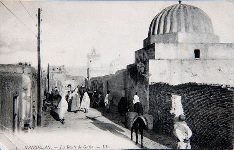 La route de Gafsa à Kairouan - Carte postale ancienne Tunisie