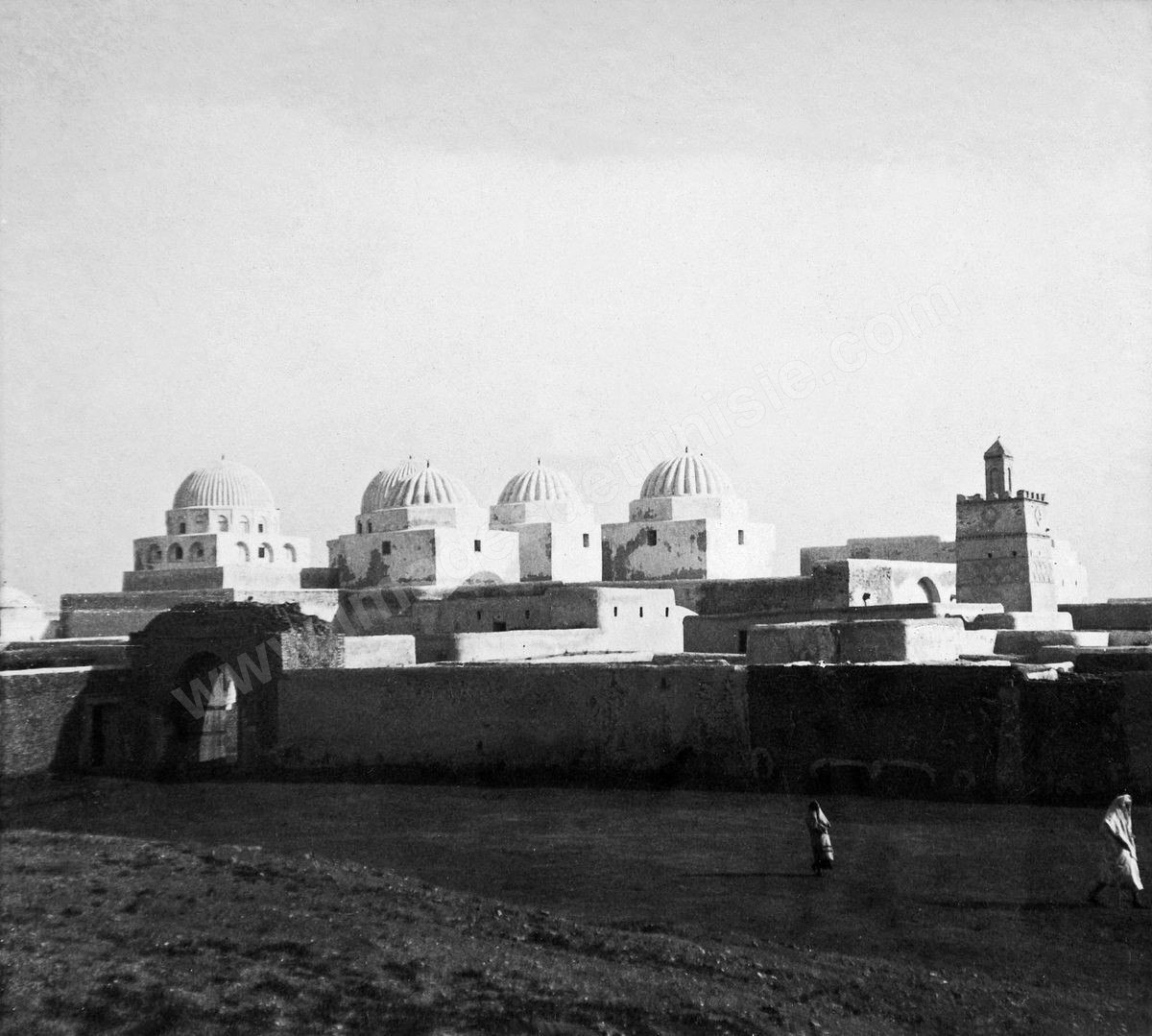 P094-305