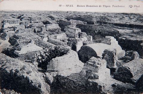 Sfax - Ruines romaines de Thyna - Tombeaux 1918 - Carte postale ancienne Tunisie