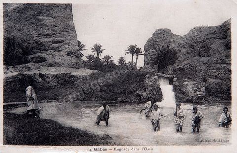 Baignade d'enfants dans l'oasis de Gabès - 1932 - Carte postale ancienne Tunisie