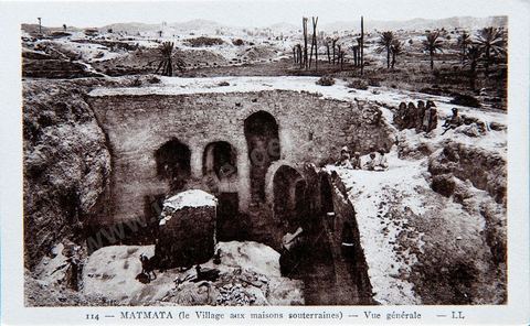 Habitations troglodytes dans le village aux maisons souterraines de Matmata - Carte postale ancienne Tunisie