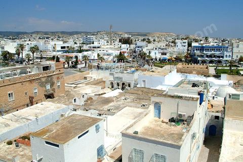 Vue generale sur la medina et le centre ville d'Hammamet depuis le ribat