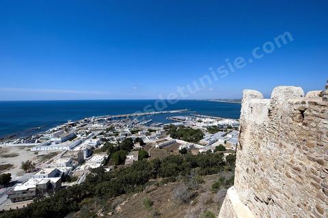 Forteresse byzantine surplombant la ville côtière de Kelibia au Cap Bon