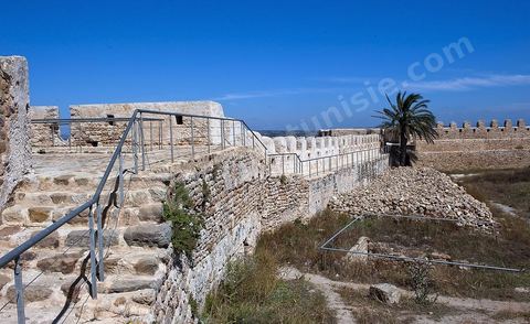 Forteresse byzantine surplombant la ville côtière de Kelibia au Cap Bon