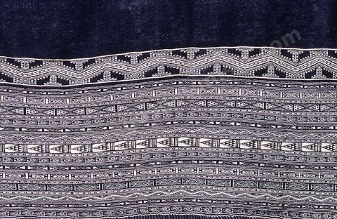 Atelier de tissage au village Ken