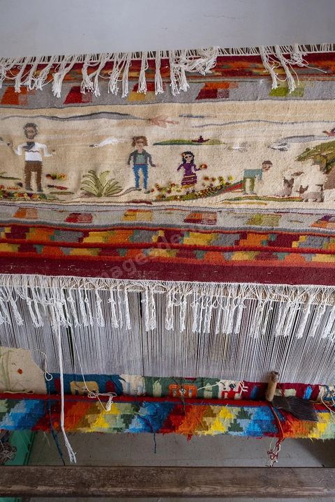 Atelier de tissage au village Ken