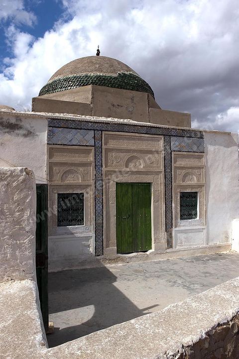 Mausolée au Village berbère de Takrouna