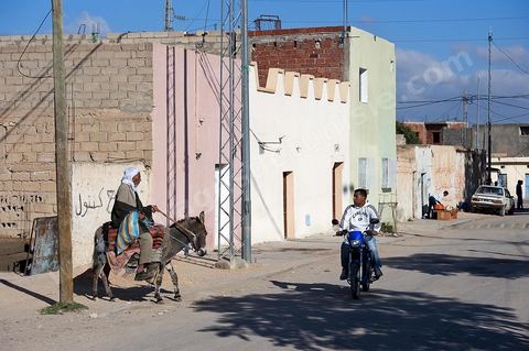 26 septembre 2011 : au coeur des quartiers populaires de la Cité Ezzouhour quartier de la révolution tunisienne à Kasserine