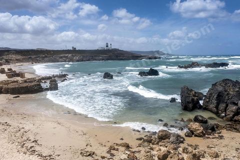 Le site naturel de Ras Angela, à une petite quinzaine de kilomètres au nord ouest de Bizerte, est le cap le plus septentrional du continent africain. Son accès est facile via une route goudronnée. Le site est à l'image de cette côte du nord ouest de la Tunisie, sauvage avec des criques rocheuses et des grandes plages de sables fins. Deux monuments marquent la particularité de ce site, mais le plus interessant est bien le paysage, mer rocheuse à gauche et plage à droite, le tout dominé par le phare. Son accès facile en fait un lieu assez touristique et très prisé pour sa plage.