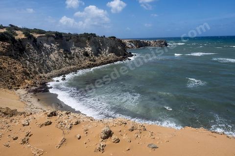 Après le cap Ras Angela, une fois engagèe sur cette piste qui longe la mer, c'est une succession sur près de 10 km de criques rocheuses surplombant la mer et protégeant des plages de sables blanc : Cap Sloumka, Cap Hmem, Cap Sidi Bechir, ... sont les quelques lieux à décourvrir pour sa nature, sa beauté, sa fraîcheur estivale et ses immenses plages de sables fins.
