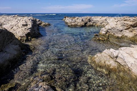Port et falaises de Cap Zebib