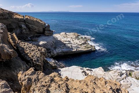 Port et falaises de Cap Zebib