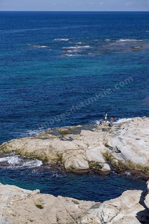 Port et falaises de Cap Zebib