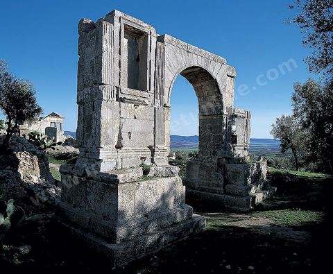 Arc de Severe Alexandre, Dougga