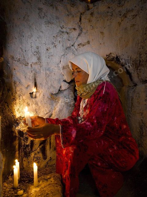 Le sanctuaire de la Mokhola est un lieu saint situé dans les citernes romaines d'Aïn El Hammam sur le site archéologique romain de Dougga. Le lieu est encore vénéré par les habitants de la région qui viennent y prier et chaque année faire des sacrifices. La paroi intérieure de la citerne, située à l'entrée du couloir de canalisation, est couverte de chaux et d'écriture au henné. Dans la grotte sombre les habitants viennent tout au long de l'année faire des offrandes et des voeux.