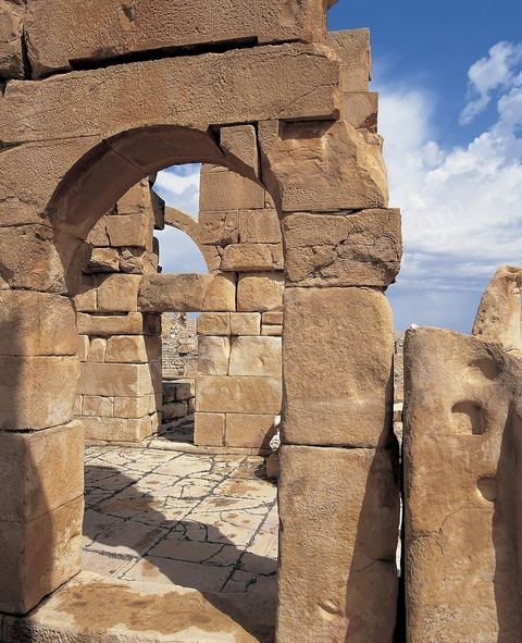 Edifice à auges de Haidra