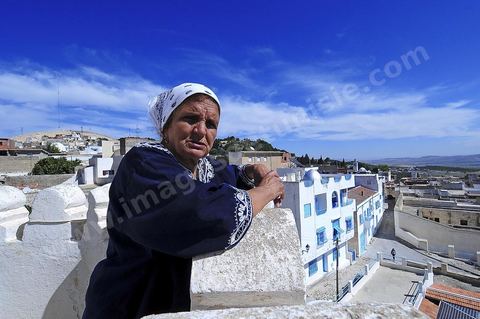 Vue sur Le Kef du haut du minaret de la mosquée et du mausolée Sidi Bou Makhlouf sur le haut de la colline du Kef