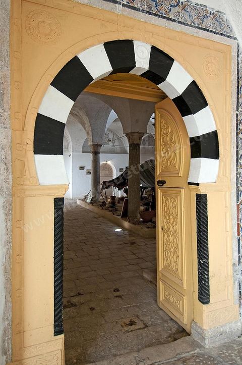 Porte d'accès Musée des Arts et Traditions du Kef dans l'ancienne Zaouïa de la confrérie religieuse des Rahmaniyas.