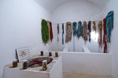 Salle des teinturiers au Musée des Arts et Traditions du Kef dans l'ancienne Zaouïa de la confrérie religieuse des Rahmaniyas.