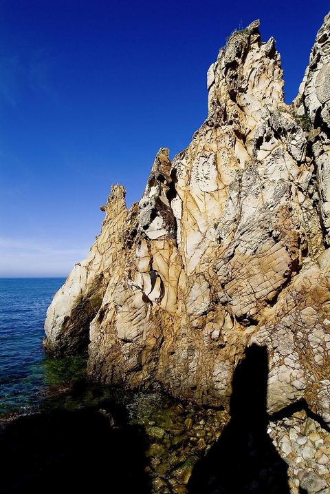 Les aiguilles de Tabarka et la mer