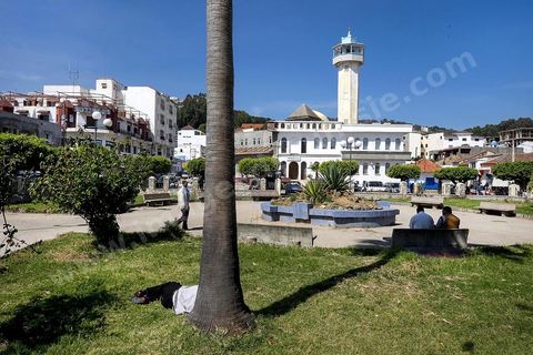 Grande mosquée et jardin au centre ville de Tabarka