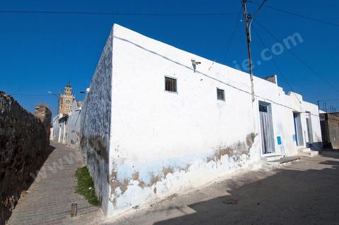rue et ambiance dans la ville andalouse de Testour