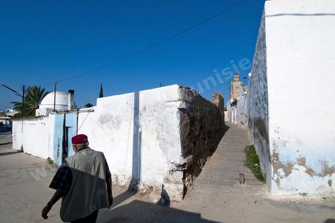 rue et ambiance dans la ville andalouse de Testour