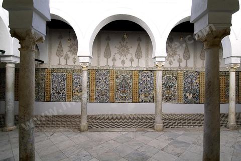 Vestibule de la zaouia sidi sahab ou mosquée du Barbier à Kairouan