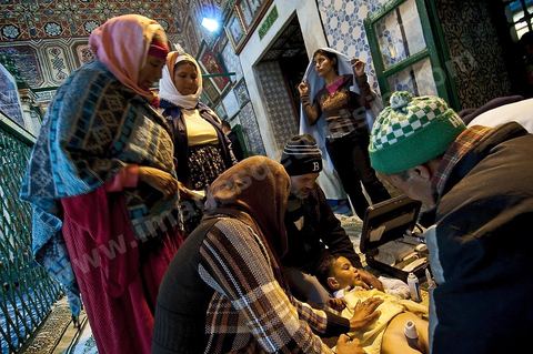 Zaouia Sidi Sahab ou mosquée du barbier le jour de Mouled, fête de la naissance du Prophète, circoncision des jeunes enfants