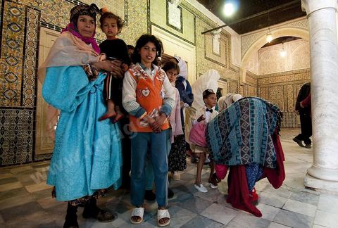 Zaouia Sidi Sahab ou mosquée du barbier le jour de Mouled, fête de la naissance du Prophète, circoncision des jeunes enfants