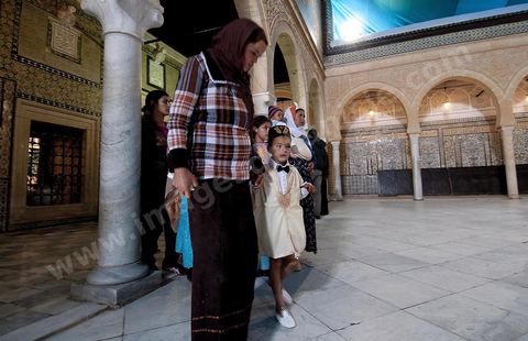 Zaouia Sidi Sahab ou mosquée du barbier le jour de Mouled, fête de la naissance du Prophète, circoncision des jeunes enfants