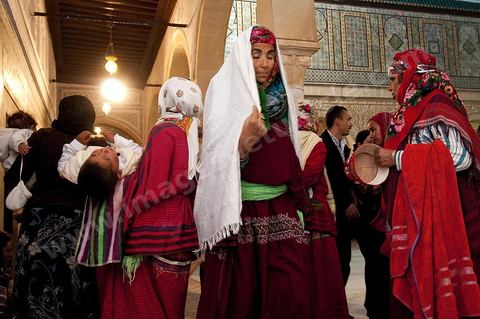 Zaouia Sidi Sahab ou mosquée du barbier le jour de Mouled, fête de la naissance du Prophète, circoncision des jeunes enfants