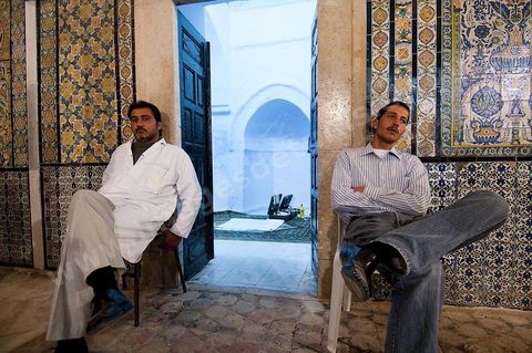 Zaouia Sidi Sahab ou mosquée du barbier le jour de Mouled, fête de la naissance du Prophète, scène de circoncision des enfants