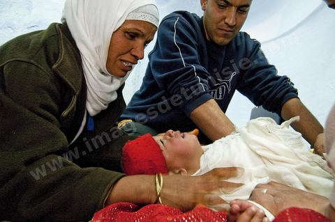 Zaouia Sidi Sahab ou mosquée du barbier le jour de Mouled, fête de la naissance du Prophète, circoncision des jeunes enfants
