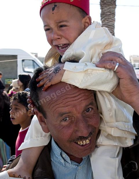 Zaouia Sidi Sahab ou mosquée du barbier le jour de Mouled, fête de la naissance du Prophète, circoncision des jeunes enfants