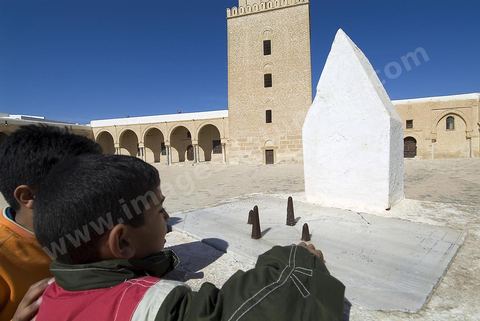 Cour intérieure et minaret de la Grande Mosquée de Kairouan