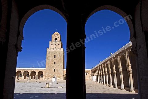 Cour intérieure et minaret de la Grande Mosquée de Kairouan