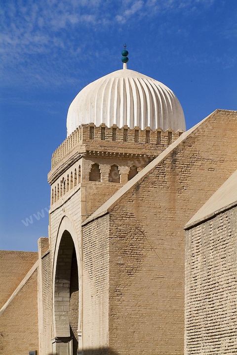 façade extérieure de la Grande Mosquée de Kairouan