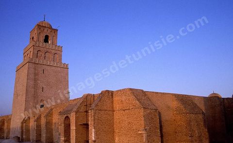 Vue extérieure de la Grande mosquée de Kairouan