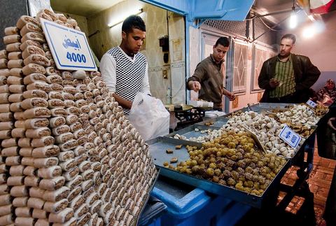 Boutique et fabrication de la patisserie tarditionnelle de Kairouan le Makroud