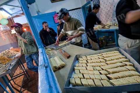 Boutique et fabrication de la patisserie tarditionnelle de Kairouan le Makroud