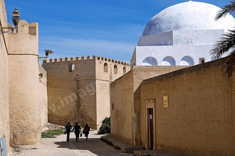 Remparts et mosquée de la medina de Kairouan